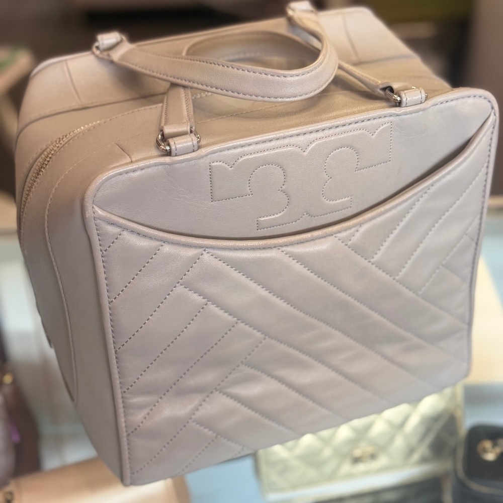 Pre Owned Tory Burch Alexa 2 Handle Chevron